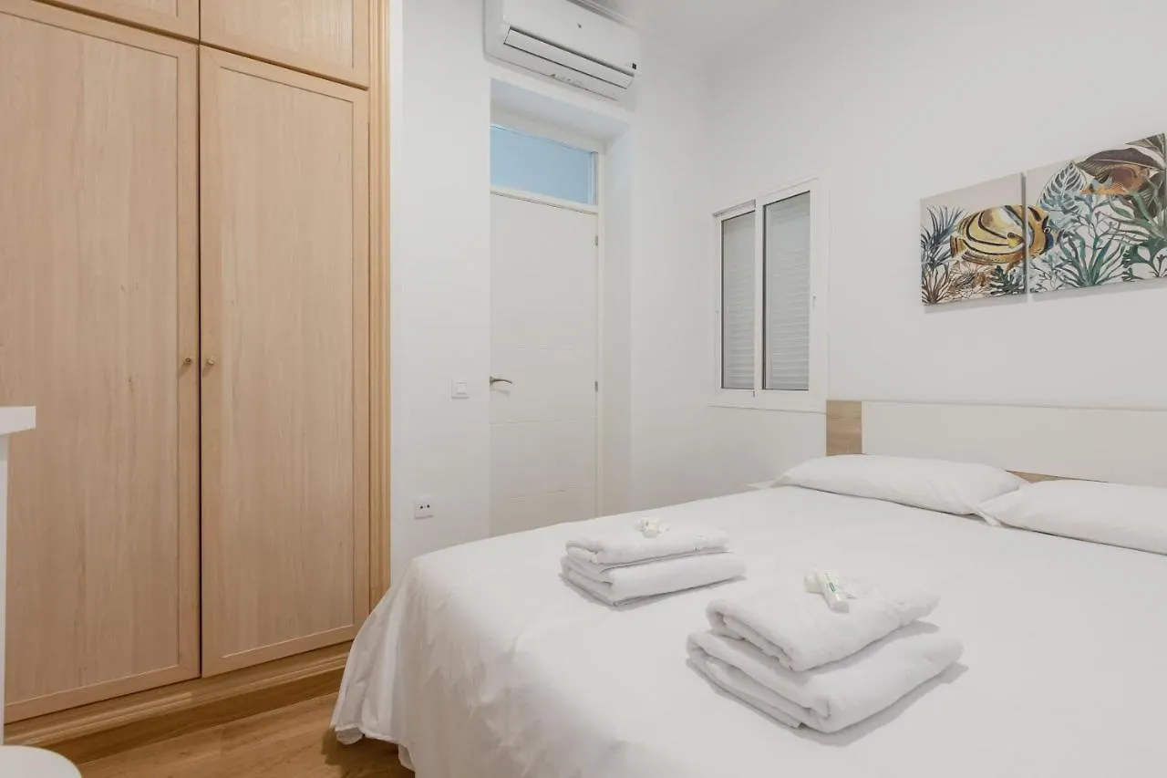 Homestay Alameda Corner Apartment Seville