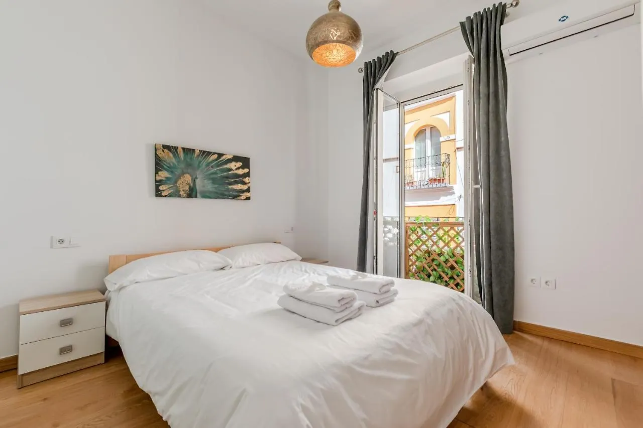 Alameda Corner Apartment Seville 0*,